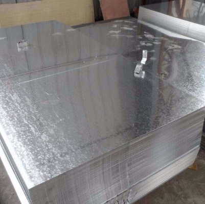 Stahlblech ASTM A526, das mit Zink-flachem galvanisiertem Eisen beschichtet wird, bedeckt warm gewalzte 6000mm DX51D
