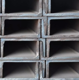 Kaltes Maskenprofil galvanisierte U-Profilstäbestrahl C Stahlpurlin 0.3mm - 60mm Stärke