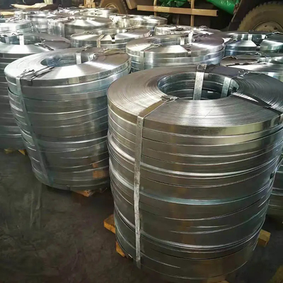 Hot Dip Gi Galvanisierter Stahlstreifen 0,8mm Z40g SGCC SGCH Breite 30mm-850mm Regelmäßiger Spangel