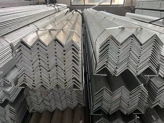 ISO9001 Warmgewalzte Edelstahlwinkelstange 3m 4m 5m Länge 304 347 321H