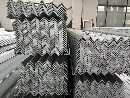 Warmgewalzte ASTM 201 304 316L Edelstahlwinkelstange 3m 5m 6m