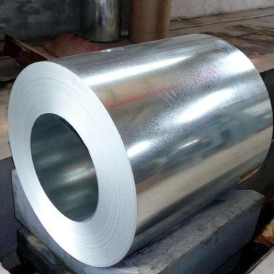Z180 DX51D Galvanisierte Stahlspule Hohe Festigkeit 600 mm Breite Regelmäßiger Spangel